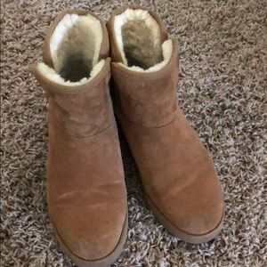 Girls Ugg boots size 5